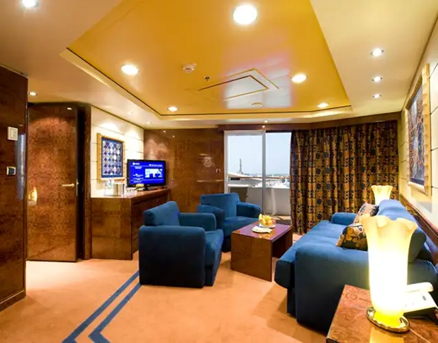 YC3 Yacht Club Suite Royale