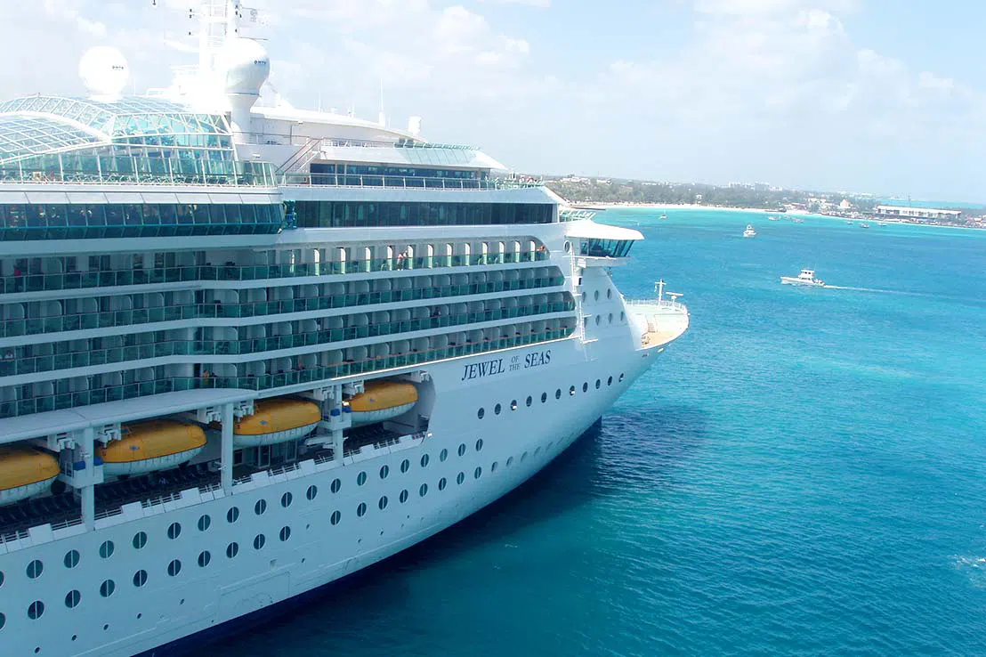 photo 2 Jewel  Of The Seas