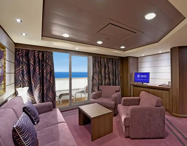 Suite Premium (pont bas) msc-crociere-msc-fantasia-grand-suite-2021.webp