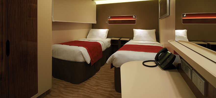 Family inside norwegian-cruise-line-norwegian-getaway-i1-i2-ia-ie-ib-ic-id-if-foto-01